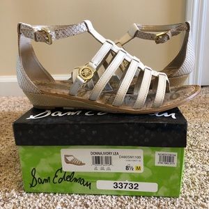 VGUC w/ box - Sam Edelman Donna sandal in ivory.